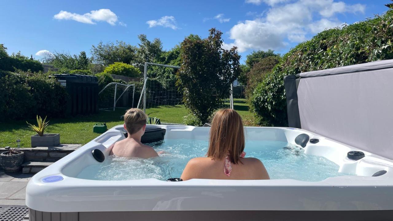 Ivy Seaside Hot Tub Retreat Holiday home *