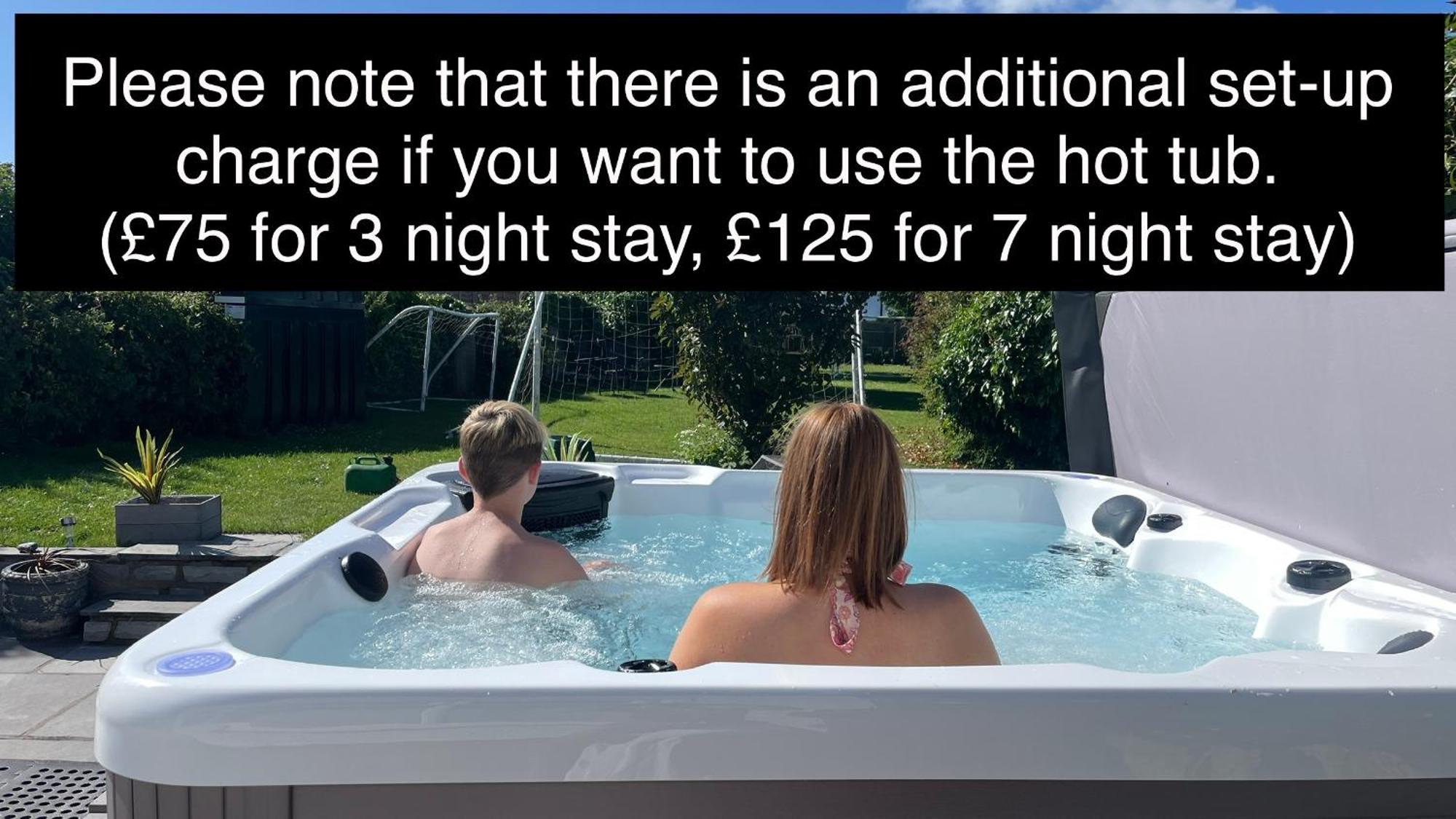 Ivy Seaside Hot Tub Retreat Holiday home Seahouses