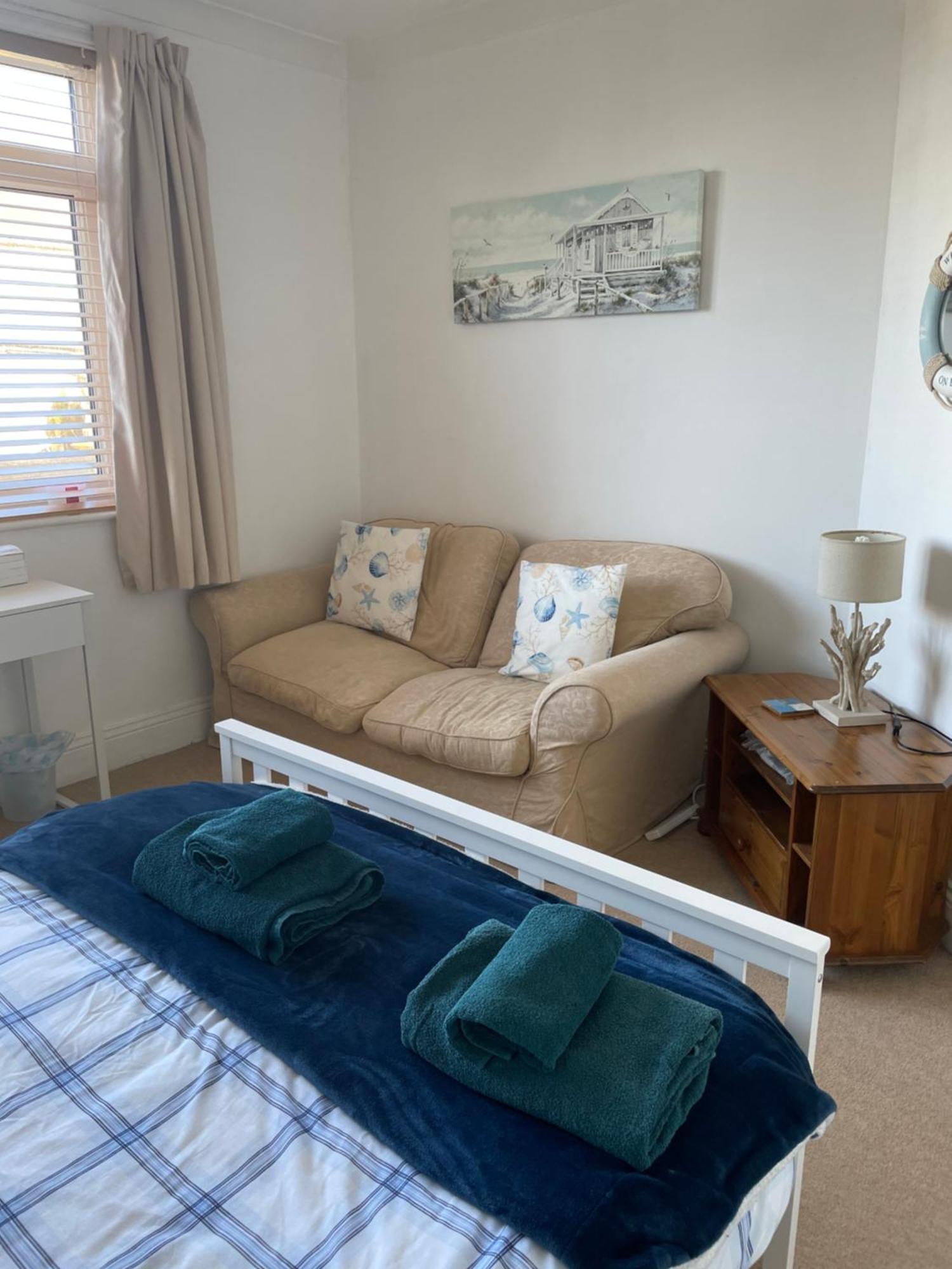 Ivy Seaside Hot Tub Retreat Holiday home Seahouses